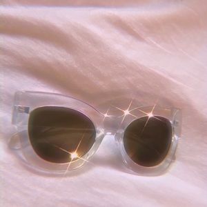 CLEAR FRAME SUNGLASSES !